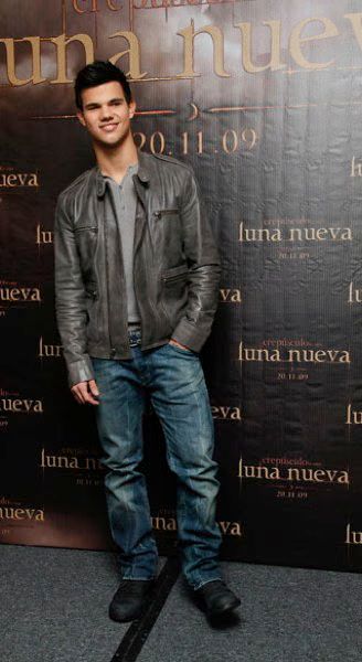 Taylor Lautner 01-2009-11-04.jpg