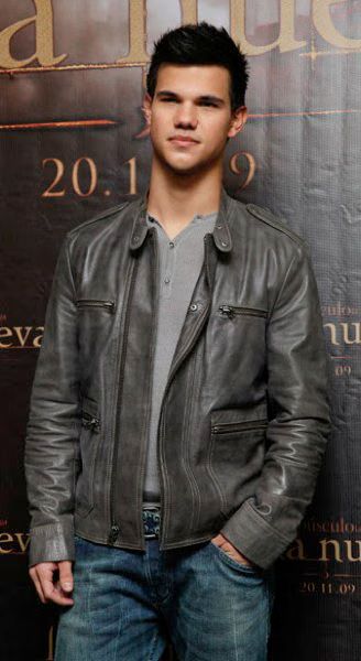 Taylor Lautner 03-2009-11-04.jpg
