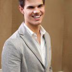 Taylor Lautner New Moon 03-2009-11-08
