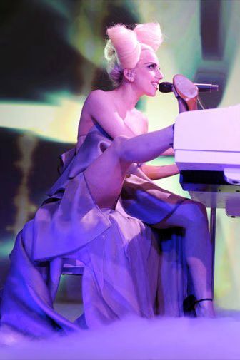 Lady GaGa Vevo Speechless 03-2009-12-09.jpg