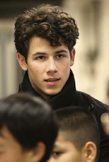 Nick Jonas North Texas Food Bank 03-2010-01-04.jpg