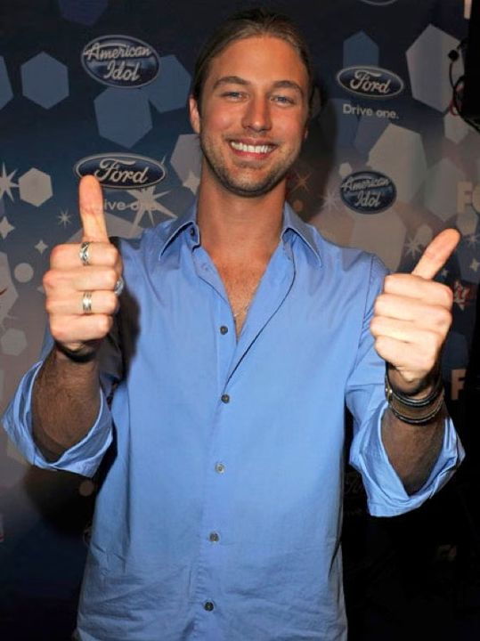 American Idol Top 12 Red Carpet 03-2010-03-12.jpg