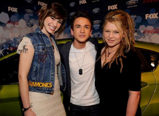 American Idol Top 12 Red Carpet 10-2010-03-12.jpg