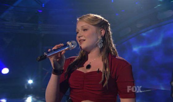 Crystal Bowersox 01-2010-03-30.jpg
