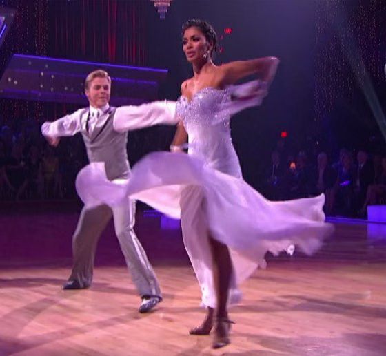 Nicole Scherzinger Waltz Derek Hough 01-2010-03-22.jpg