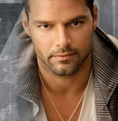 Ricky Martin Gay 01-2010-03-29