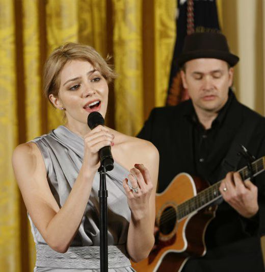 katharine mcphee white house 01-2010-03-08.jpg