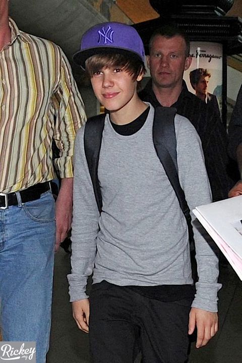 68211EX_BIEBER_B-GR_01.jpg
