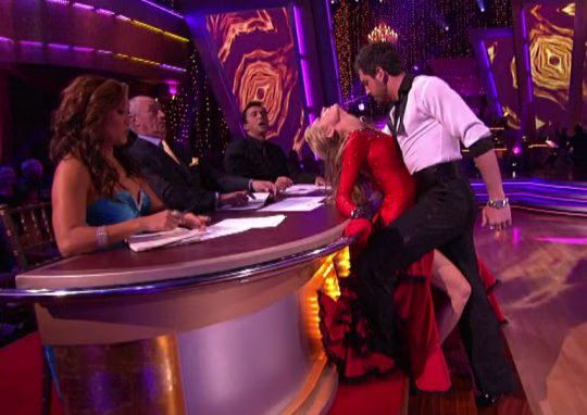 Erin Andrews Tango 01-2010-04-12.jpg
