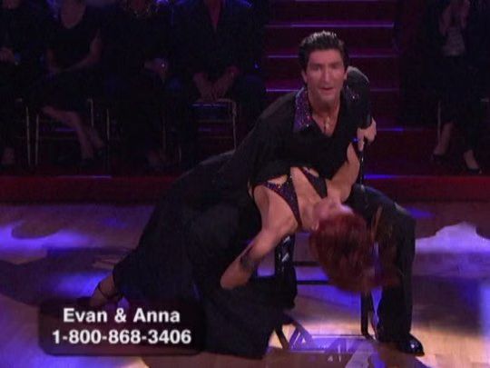 Evan Lysacek Tango 01-2010-04-12.jpg