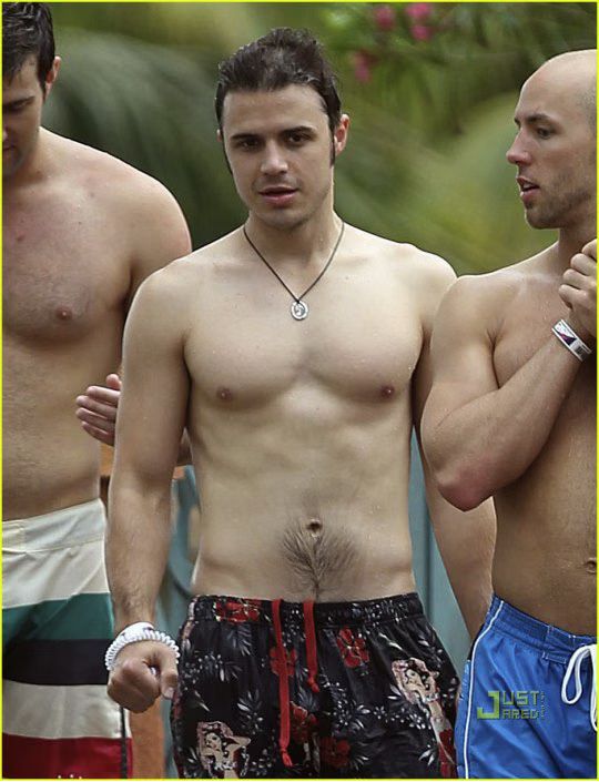 Kris Allen Shirtless.jpg