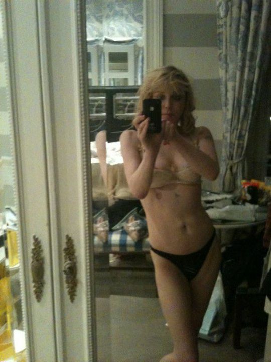 Courtney Love Nude 3.avif