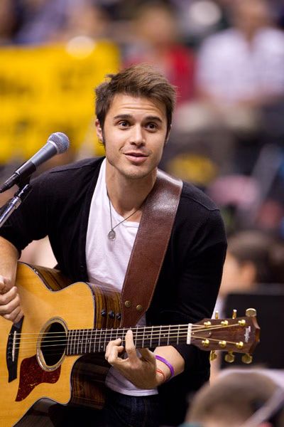 Kris Allen 02-2010-05-07.jpg