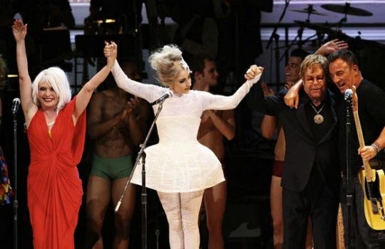 Lady Gaga Bruce Elton Dont Stop Believing 01-2010-05-14.jpg