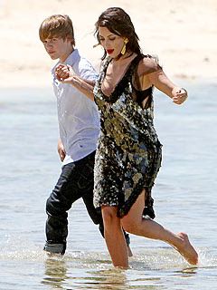 Justin Bieber Kim Kardashian Beach.jpg