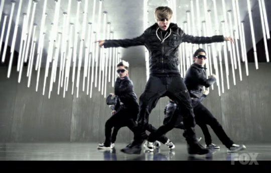 Justin Bieber Usher Somebody To Love Music Video 01-2010-06-17.jpg
