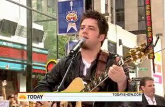 Lee DeWyze Today Show 01-2010-06-03.jpg