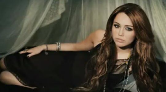 Miley Cyrus Every Rose Has It's Thorn MP3 01-2010-06-17.jpg