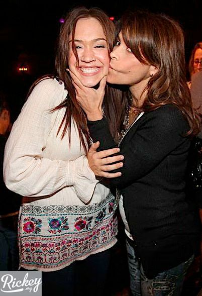 Paula Abdul Hair 01-2010-06-12.jpg