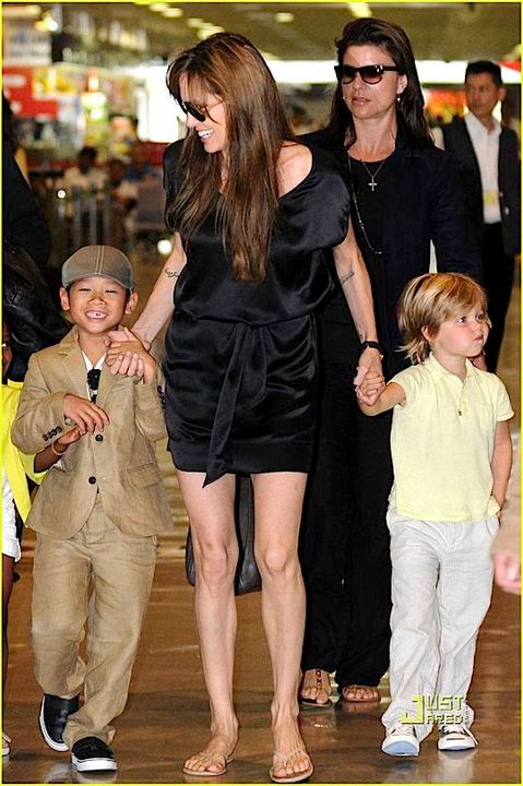 Angelina Jolie Japan 04-2010-07-26.jpg