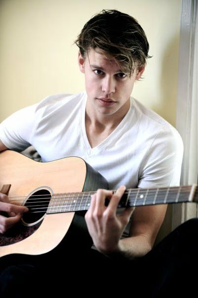 Chord Overstreet Glee.jpg