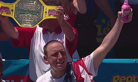 Joey Chestnut Wins 01-2010-07-04.jpg
