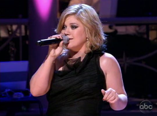 Kelly Clarkson 01-2010-07-03.jpg