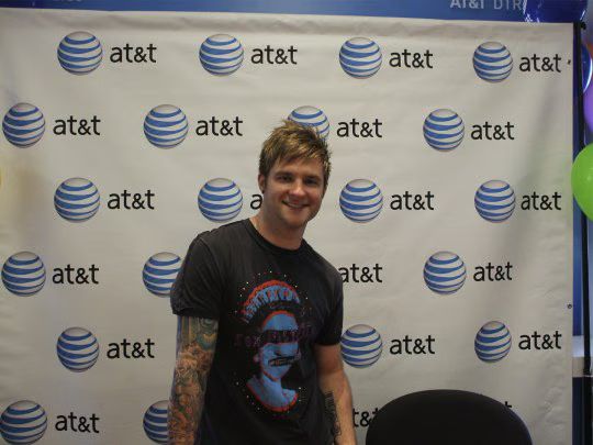 Blake_Lewis_Appearance_Photo__1_201008081456351[1].jpg