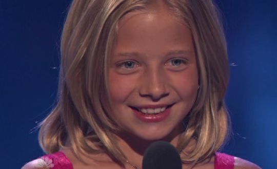 Jackie Evancho Americas Got Talent 01-2010-08-10.jpg
