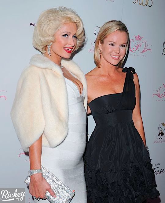Paris Hilton Pregnant 2.avif