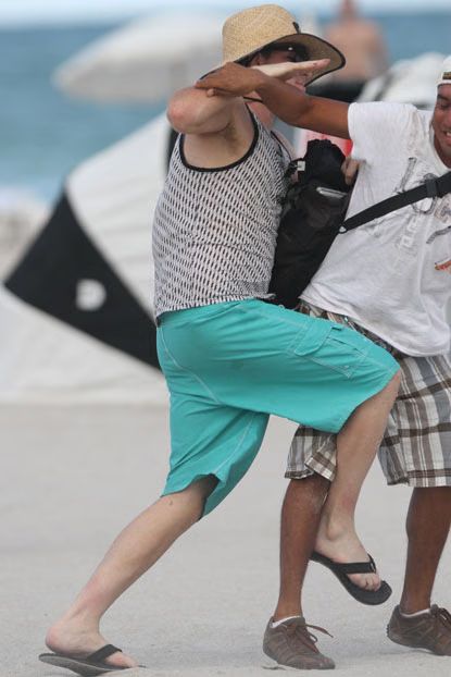 Adam Lambert Attacks Photographer 03-2010-09-17.jpg