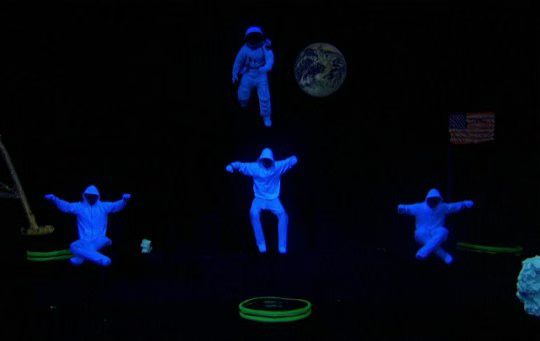 Fighting Gravity Top 10 01-2010-09-07.jpg