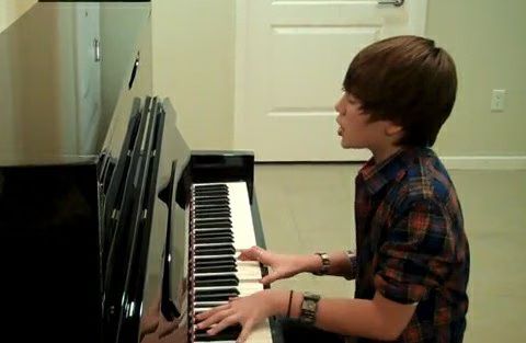 Greyson Chance Fire 01-2010-09-28.jpg