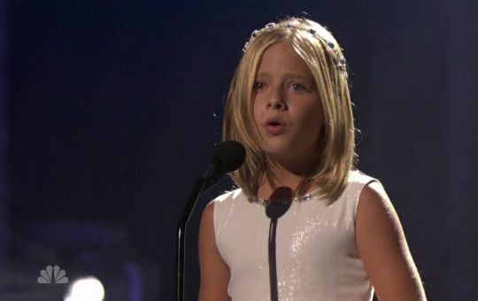 Jackie Evancho Ave Maria AGT 01-2010-09-14.jpg