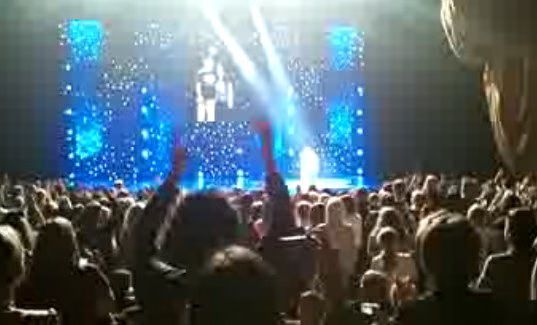 Alex Wong SYTYCD Tour 01-2010-10-08.jpg