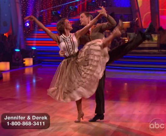 Jennifer Grey Derek Hough Foxtrot 01-2010-10-18.jpg