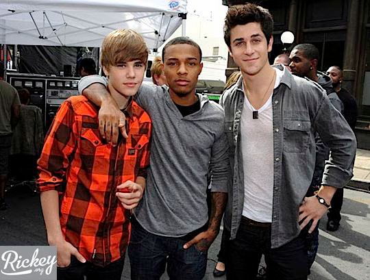 Justin Bieber Bow Wow 02-2010-10-24.jpg