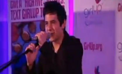 David Archuleta Girl Up 01-2010-11-08.jpg