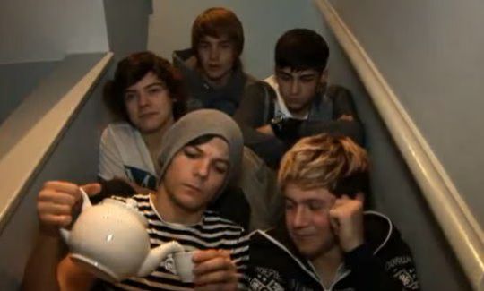 One Direction Video Diary 01-2010-11-26.jpg