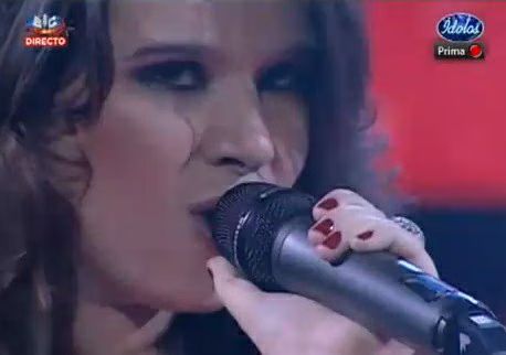 Katie Stevens Idolos 01-2010-12-13.jpg