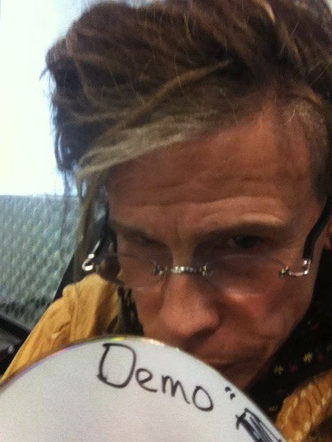 Steven Tyler Twitter 01-2011-02-02.jpg