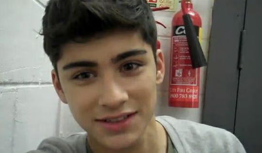 Zayn Malik first Kiss 01-2011-02-03.jpg