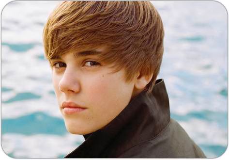 Justin Bieber Barfs During Concert in Manila