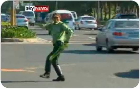 Dancing Filipino Traffic Cop  Video