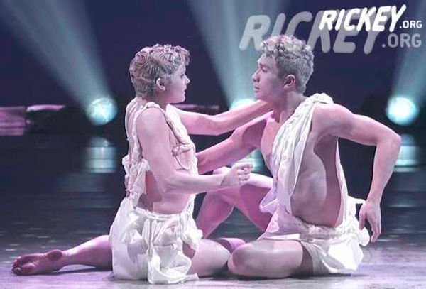 Melanie-Moore-and-Marko-Germar-Statue-Dance-Travis-Wall