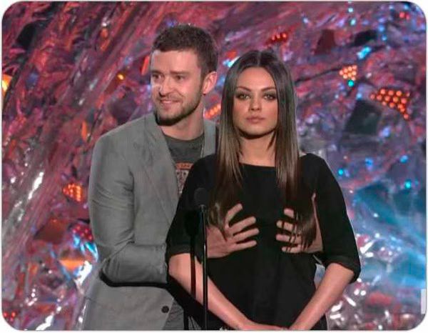 Mila Kunis and Justin Timberlake  Crotch and Boob Grab on 2011 MTV Movie Awards
