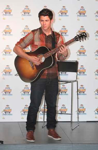 Nick Jonas Quaker 03 2011 06 09