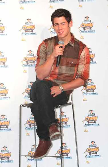 Nick Jonas Quaker 04 2011 06 09