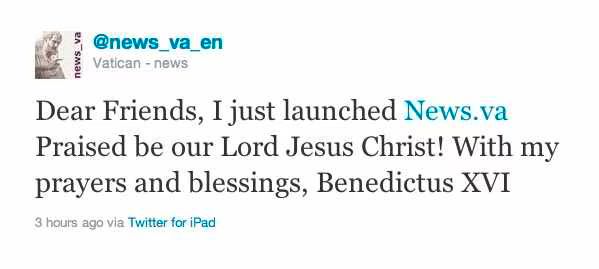 The Pope is on Twitter uses an iPad