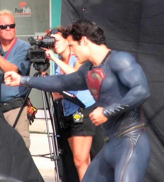 Henry Cavill as Superman  Picture 02 2011 08 31